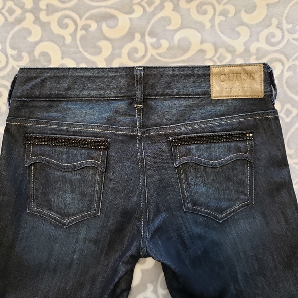 Guess, 29, low-rise, boot cut, dark blue jeans, like new! On trend!! Boho chic! - Picture 8 of 14